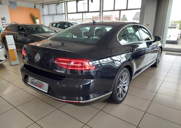 Volkswagen Passat cena 66900 przebieg: 130165, rok produkcji 2016 z Sulejów małe 326